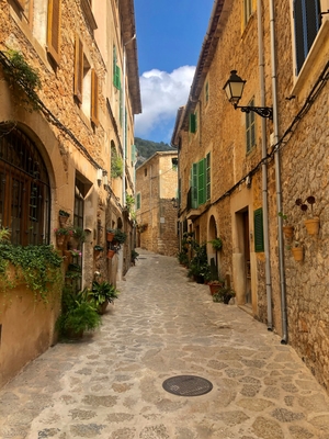 Rue pittoresque à Valldemossa, Majorque