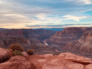 Le Grand Canyon sous un ciel bleu clair
