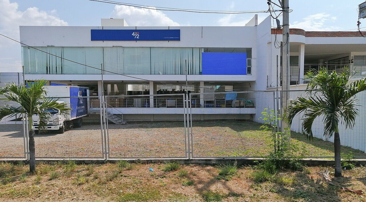 Außenansicht einer 4-72 Filiale (Oficina de Correos) in Cúcuta, Kolumbien.